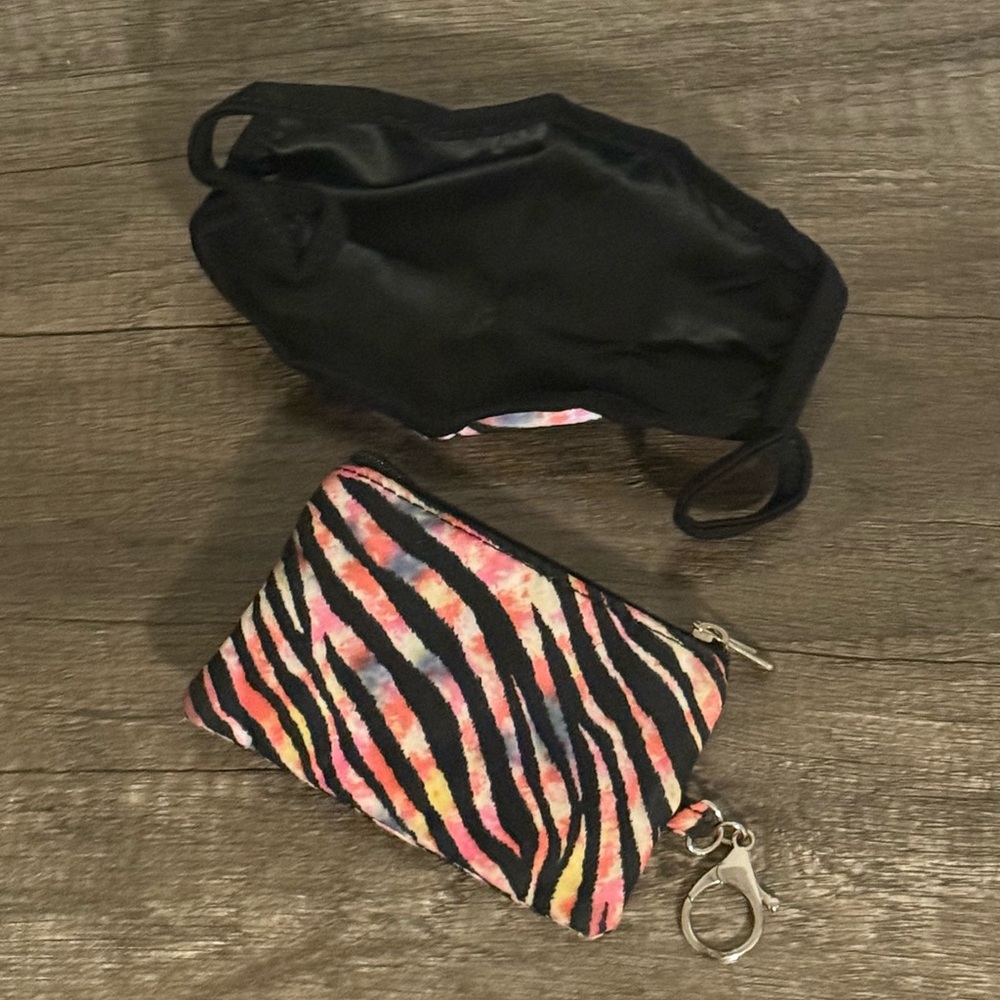 🔸Zebra Print Accessory Pouch & Matching Face Mask Set🔸 - Picture 2 of 7